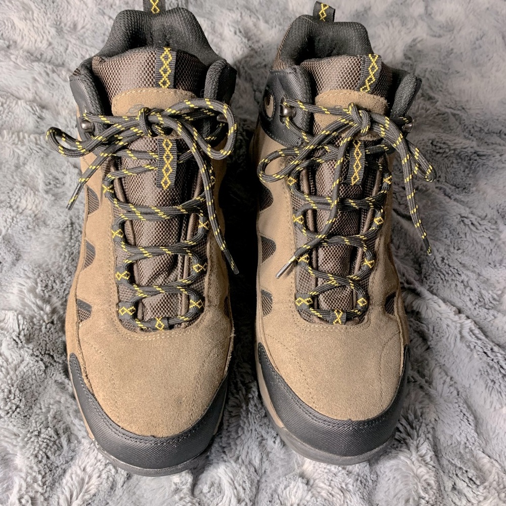 Men’s size 11 Eddie Bauer Hiking Boots